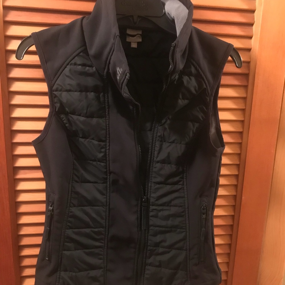 Black BENCH lightweight vest size xs
